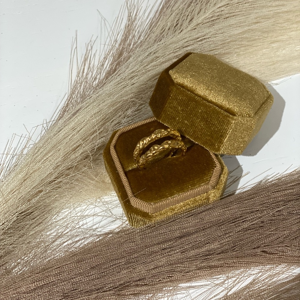 Elegant Gold Ring